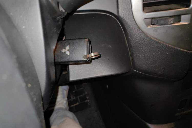 Used Mitsubishi Pajero 2016 3.0L Automatic Standard Version China V Standard Vehicle Key