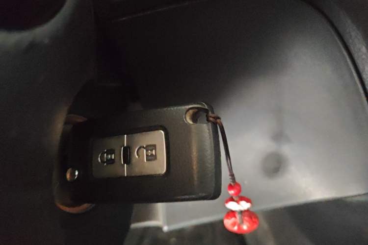 Used Mitsubishi Pajero 2016 3.0L Automatic Prestige Version China V Standard Vehicle Key