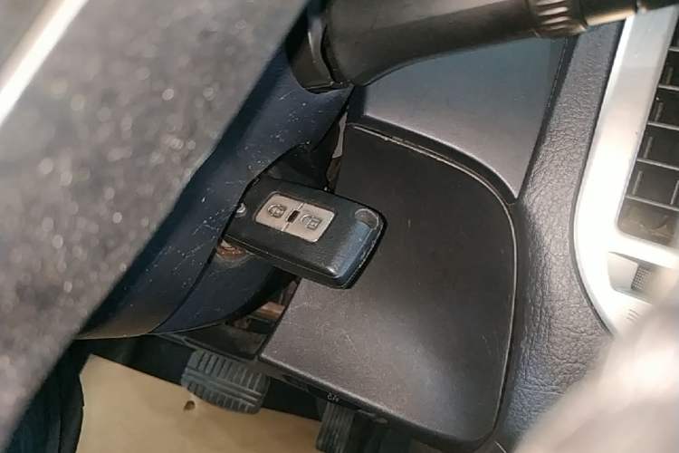 Used Mitsubishi Pajero 2016 3.0L Automatic Standard Version China V Standard Vehicle Key