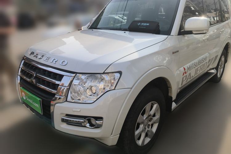 Used Mitsubishi Pajero 2016 3.0L Automatic Standard Version China V Standard Guazi used car, China used car export, Used car for sale, Used cars, Cheapest cars for sale