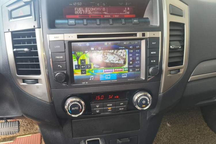 Used Mitsubishi Pajero 2016 3.0L Automatic Standard Version China V Standard Audio And AC Panel