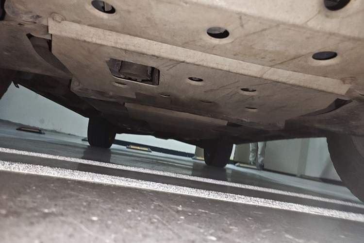 Used Mitsubishi Pajero 2016 3.0L Automatic Prestige Version China V Standard Chassis Front