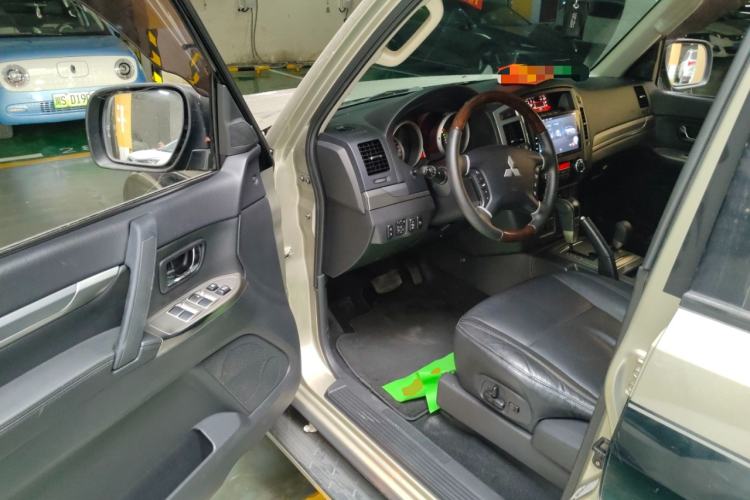 Used Mitsubishi Pajero 2016 3.0L Automatic Luxury Version China V Standard Driver Seat