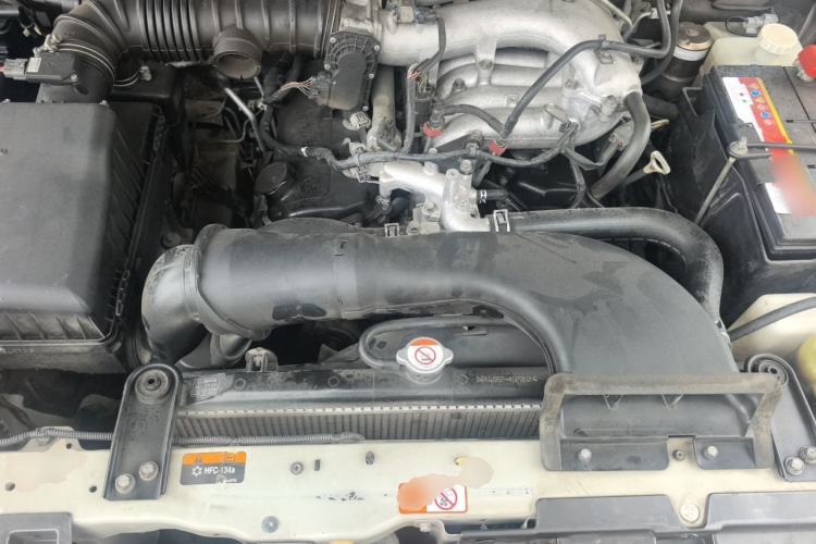 Used Mitsubishi Pajero 2016 3.0L Automatic Luxury Version China V Standard Engine Bay