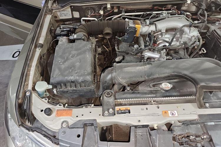 Used Mitsubishi Pajero 2016 3.0L Automatic Prestige Version China V Standard Engine Bay Right