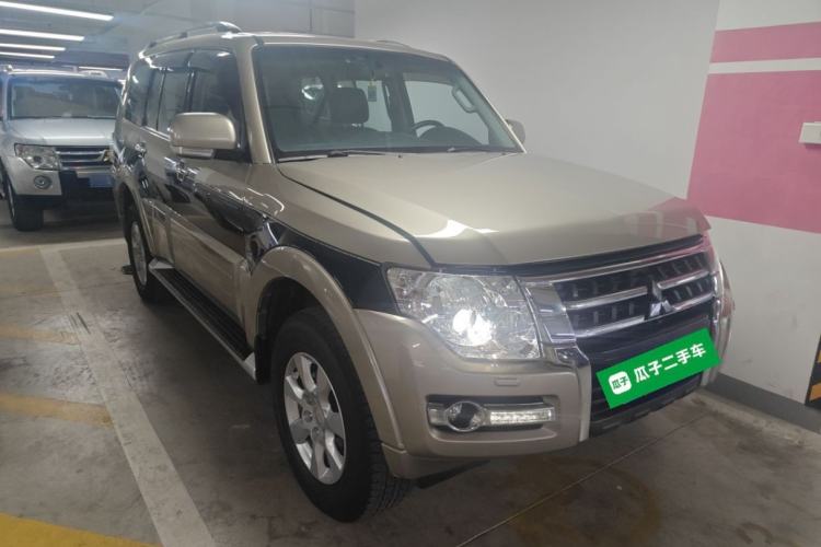 Used Mitsubishi Pajero 2016 3.0L Automatic Standard Version China V Standard Exterior 2