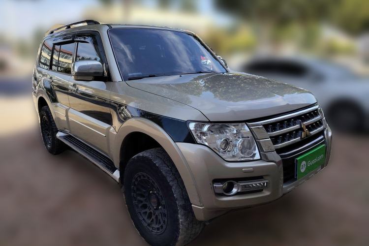 Used Mitsubishi Pajero 2016 3.0L Automatic Luxury Version China V Standard Exterior 2