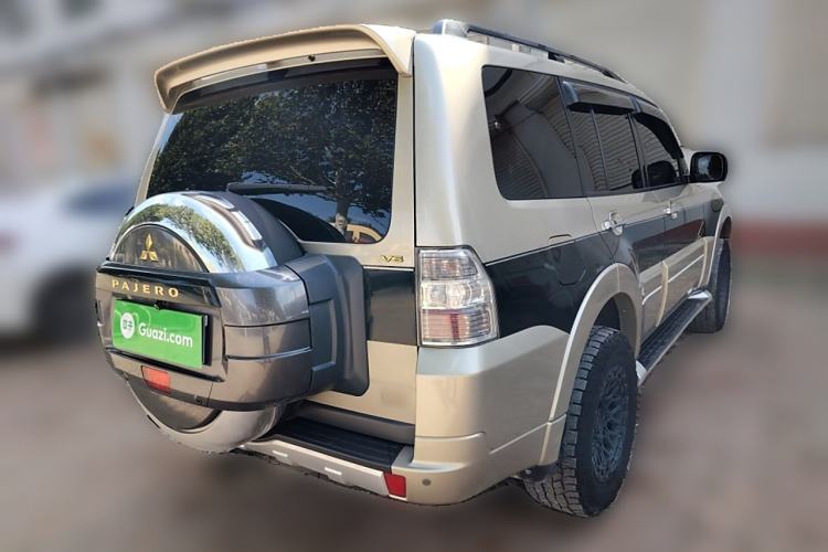 Used Mitsubishi Pajero 2016 3.0L Automatic Luxury Version China V Standard Exterior 5