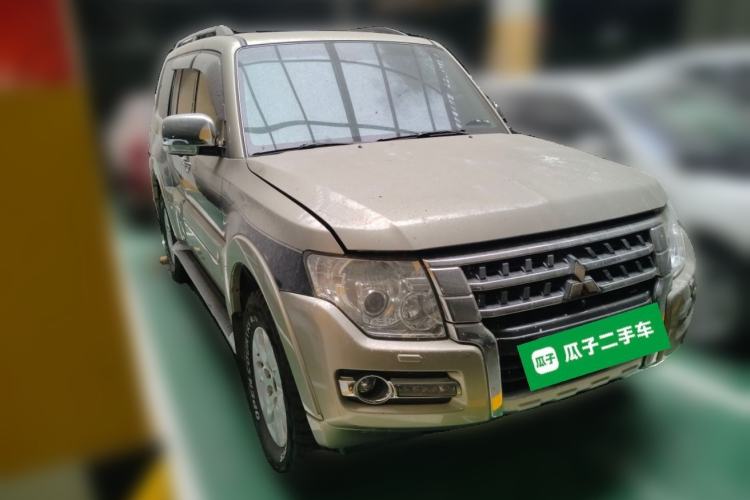 Used Mitsubishi Pajero 2016 3.0L Automatic Luxury Version China V Standard Front Right 45 Deg