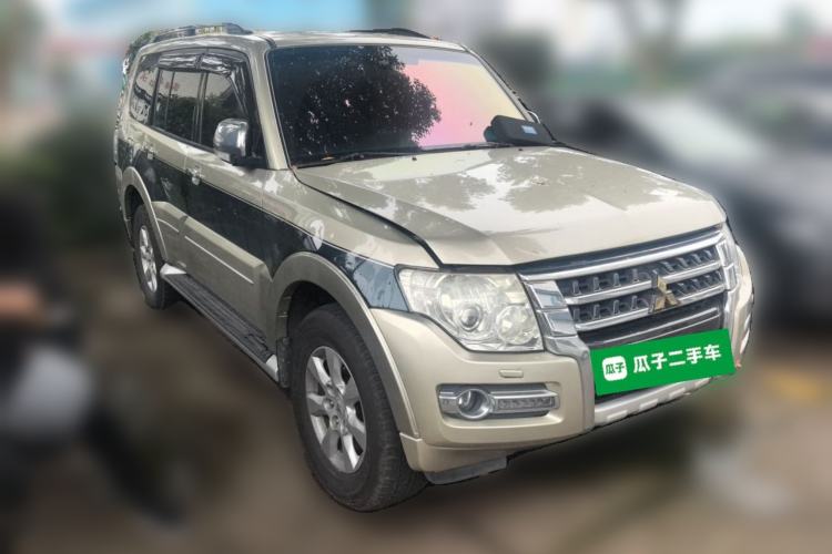 Used Mitsubishi Pajero 2016 3.0L Automatic Luxury Version China V Standard Front Right 45 Deg