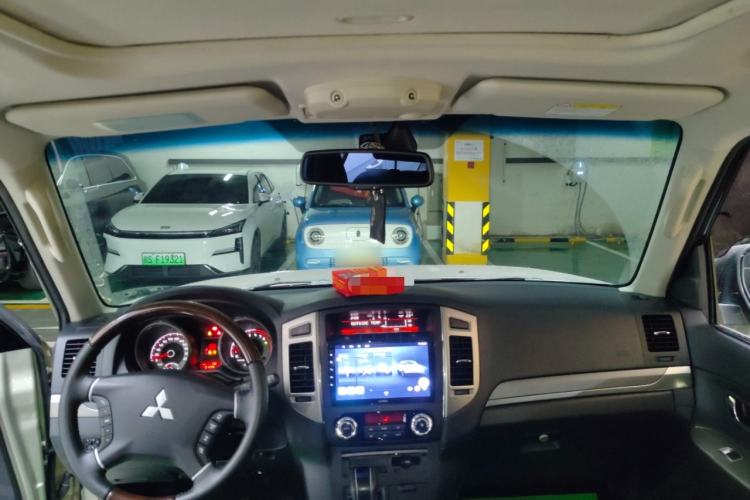 Used Mitsubishi Pajero 2016 3.0L Automatic Luxury Version China V Standard Headliner