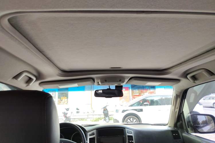 Used Mitsubishi Pajero 2016 3.0L Automatic Standard Version China V Standard Headliner