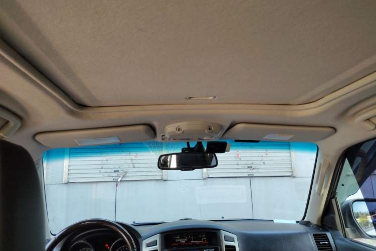 Used Mitsubishi Pajero 2016 3.0L Automatic Luxury Version China V Standard Headliner
