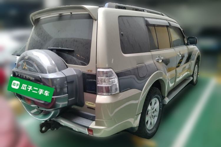 Used Mitsubishi Pajero 2016 3.0L Automatic Luxury Version China V Standard Rear Right 45 Deg