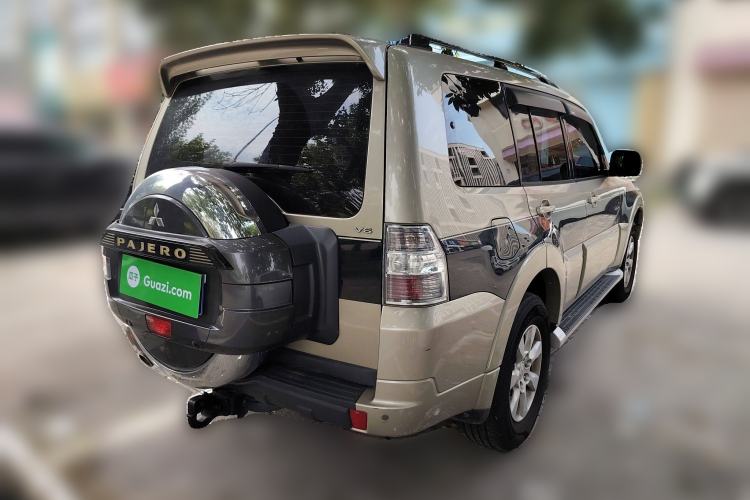 Used Mitsubishi Pajero 2016 3.0L Automatic Standard Version China V Standard Rear Right 45 Deg