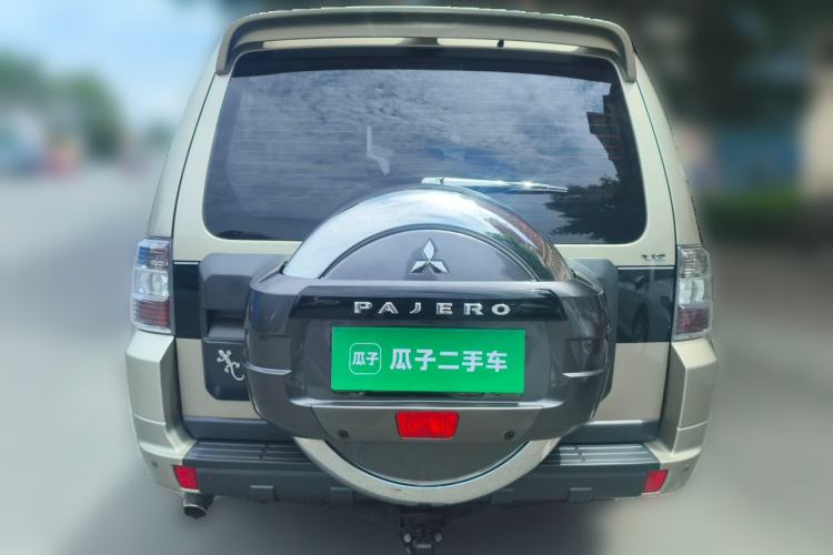Used Mitsubishi Pajero 2016 3.0L Automatic Standard Version China V Standard Rear