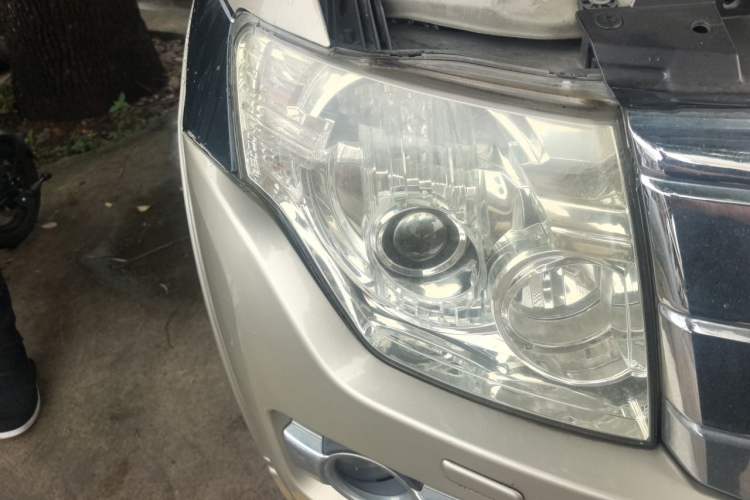 Used Mitsubishi Pajero 2016 3.0L Automatic Luxury Version China V Standard Right Front Headlight