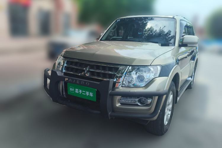 Used Mitsubishi Pajero 2016 3.0L Automatic Standard Version China V Standard Guazi used car, China used car export, Used car for sale, Used  cars, Cheapest cars for sale