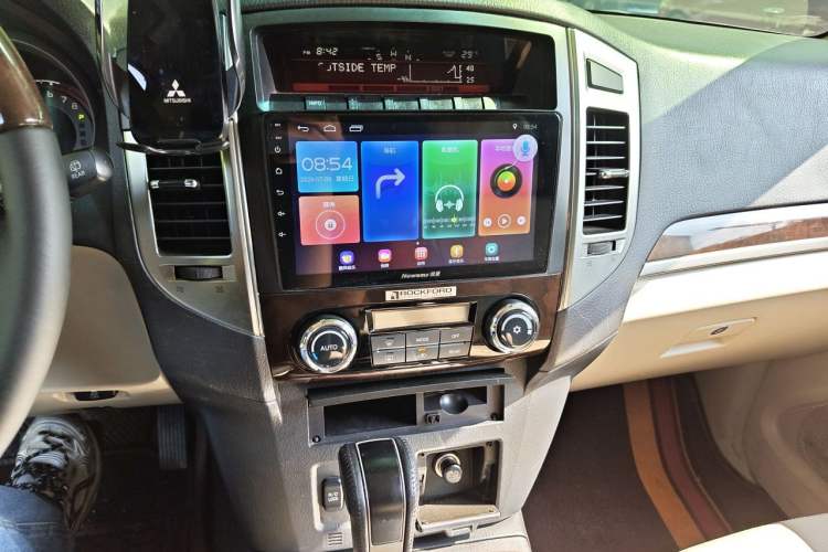 Used Mitsubishi Pajero  Audio And AC Panel