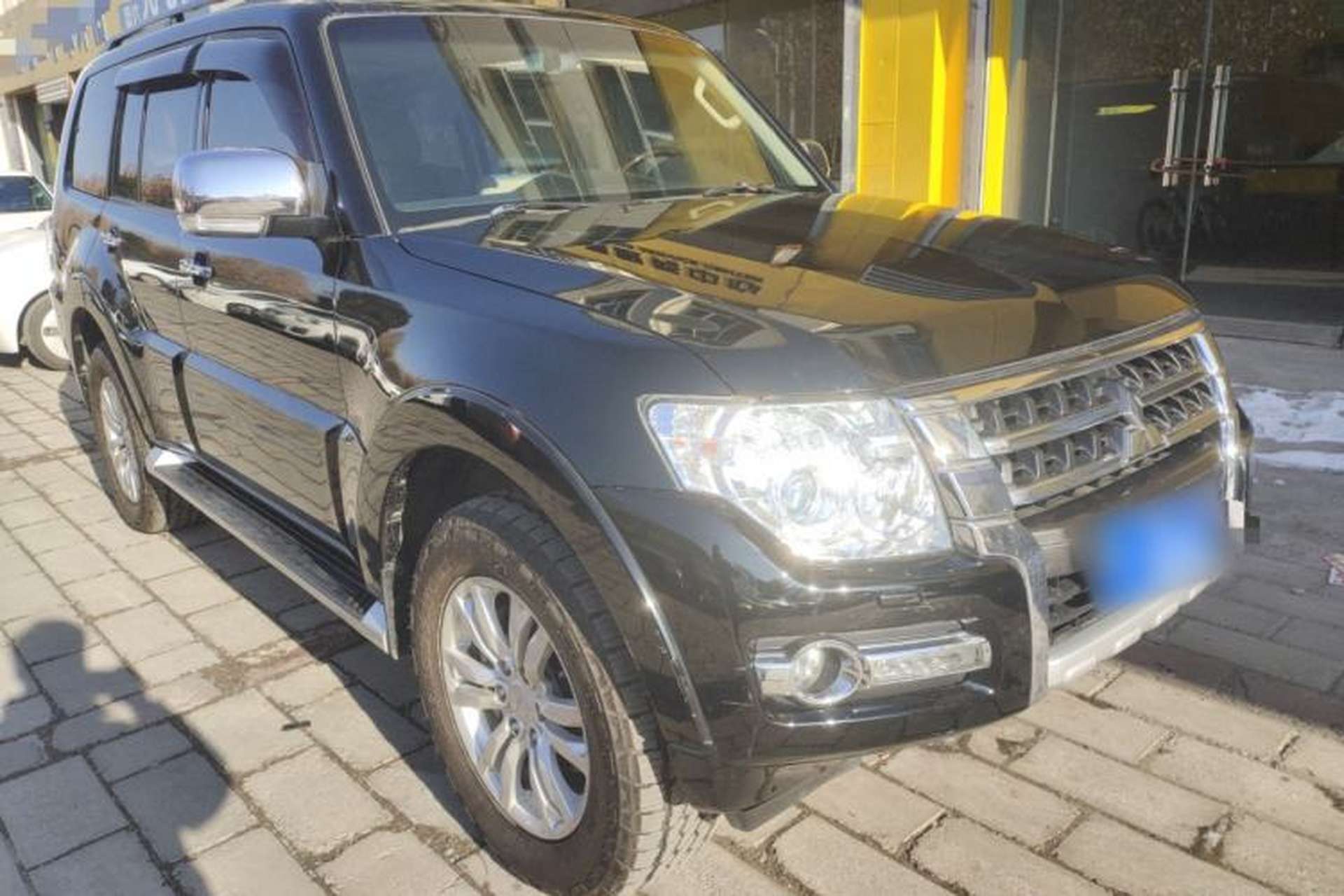 Used Mitsubishi Pajero 2017 V97 3.8L 5-Door GLS Model with Sunroof – Middle East Exterior 1