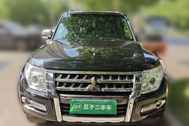 Used Mitsubishi Pajero  Front