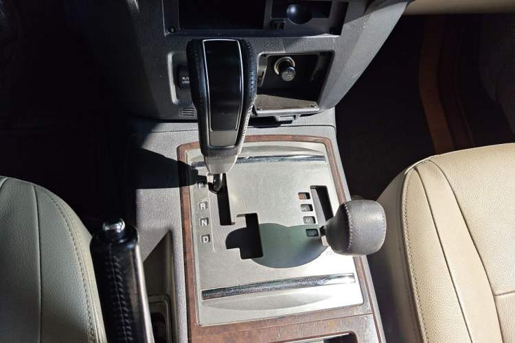 Used Mitsubishi Pajero  Gear Lever