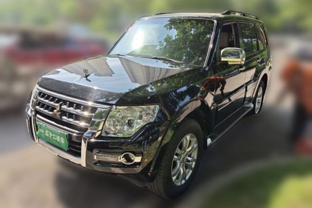 Used Mitsubishi Pajero Pajero (Imported), 3.8L Five-Door GLS with Sunroof, Middle East Specification