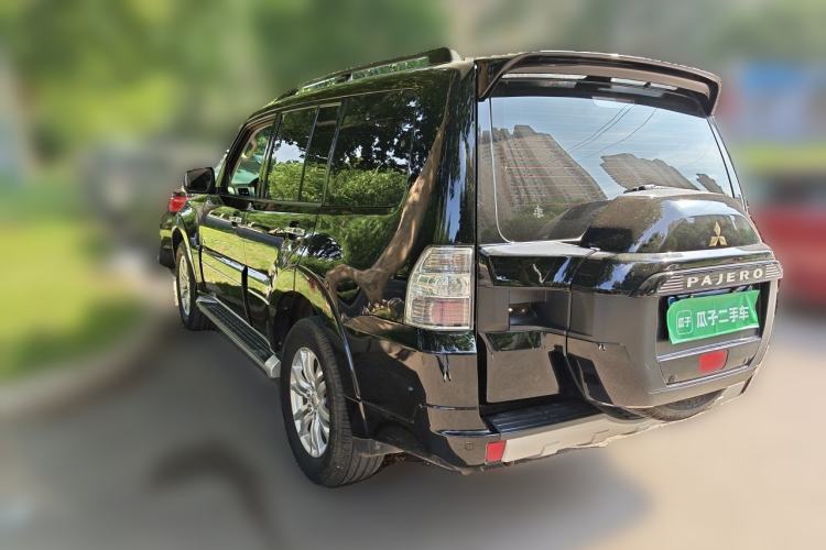 Used Mitsubishi Pajero  Rear Left 45 Deg