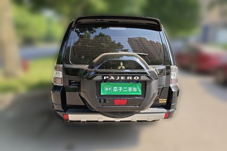 Used Mitsubishi Pajero  Rear