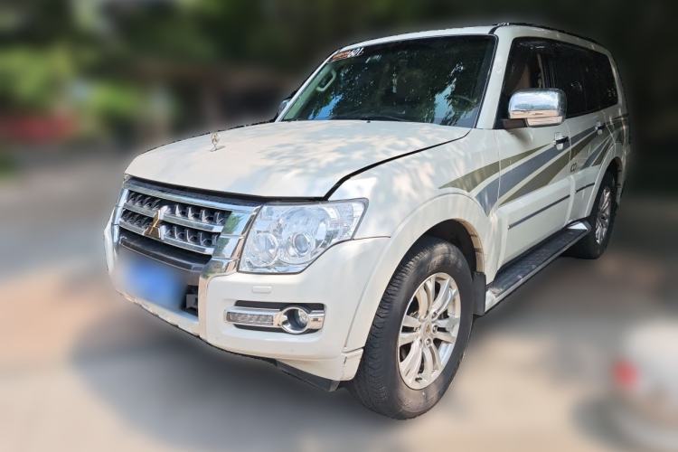 Used Mitsubishi Pajero 2017 V97 3.8L 5-Door GLS Model with Sunroof – Middle East Guazi used car, China used car export, Used car for sale, Used  cars, Cheapest cars for sale