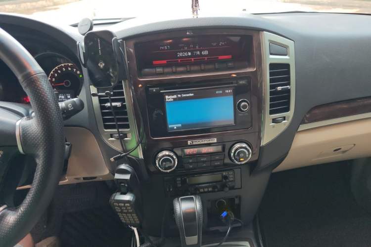 Used Mitsubishi Pajero 2017 V97 3.8L 5-Door GLS Model with Sunroof – Middle East Audio And AC Panel