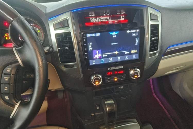 Used Mitsubishi Pajero  Audio And AC Panel