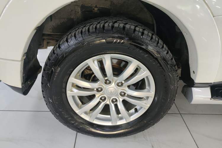 Used Mitsubishi Pajero 2017 V97 3.8L 5-Door GLS Model with Sunroof – U.S. Specification Exterior 4