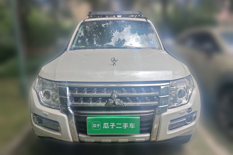 Used Mitsubishi Pajero  Front
