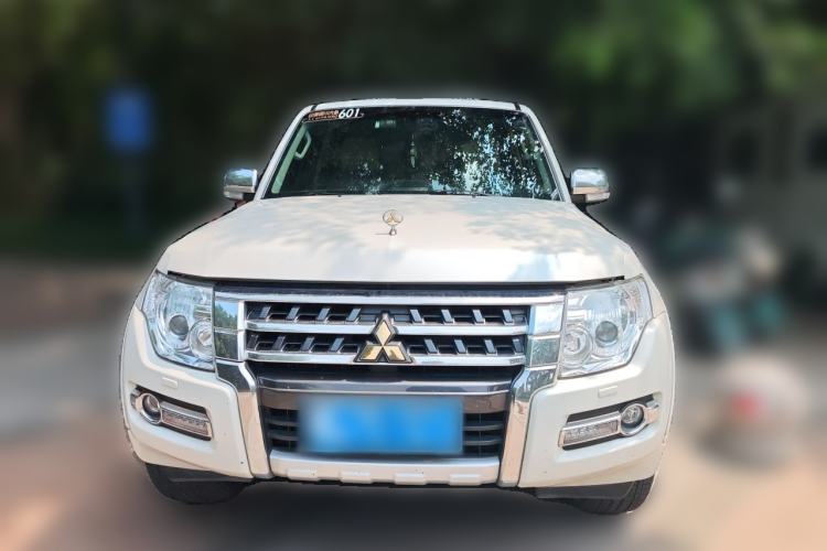 Used Mitsubishi Pajero 2017 V97 3.8L 5-Door GLS Model with Sunroof – Middle East Front