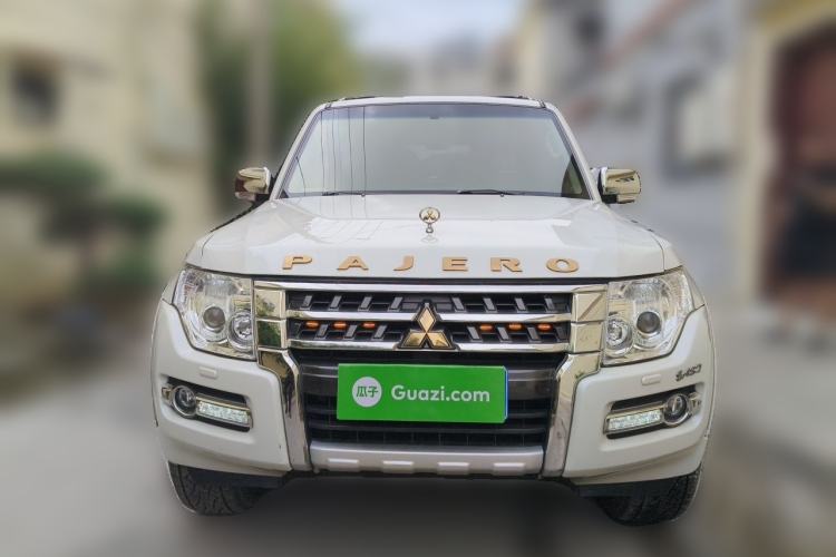 Used Mitsubishi Pajero  Front
