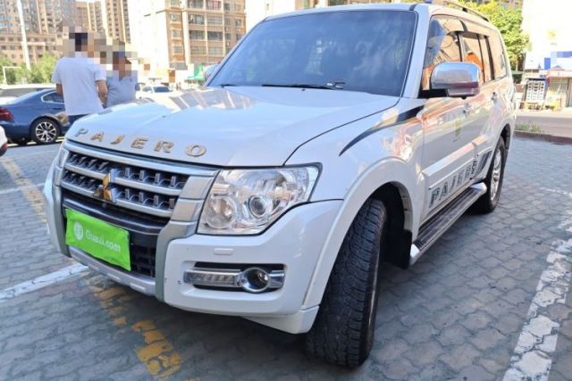 Ojetý Mitsubishi Pajero Pajero, imported, 3.8L automatic, gasoline, 7 seats, 5 doors