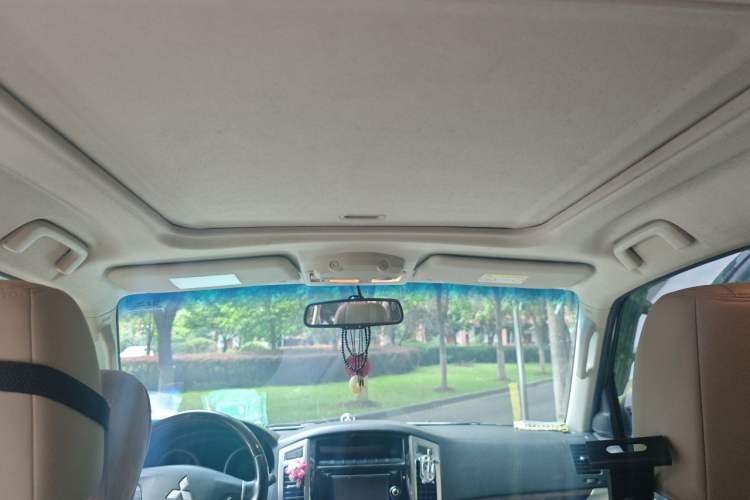 Used Mitsubishi Pajero  Headliner