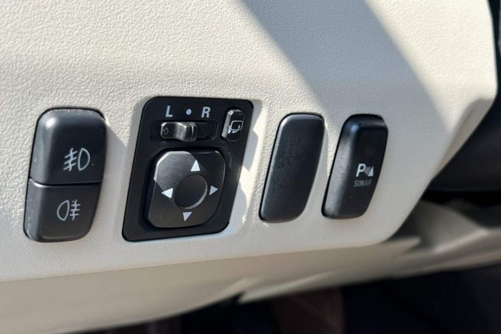 Used Mitsubishi Pajero 2017 V97 3.8L 5-Door GLS Model with Sunroof – Middle East Interior 1