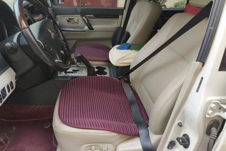 Used Mitsubishi Pajero  Left Front Seat