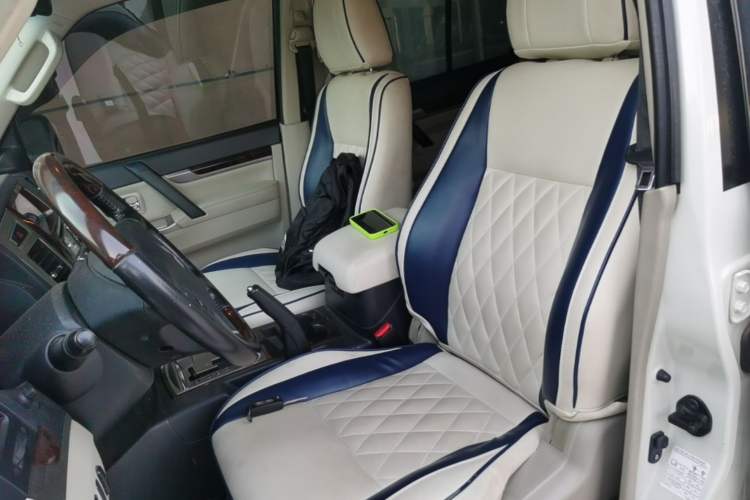 Used Mitsubishi Pajero  Left Front Seat