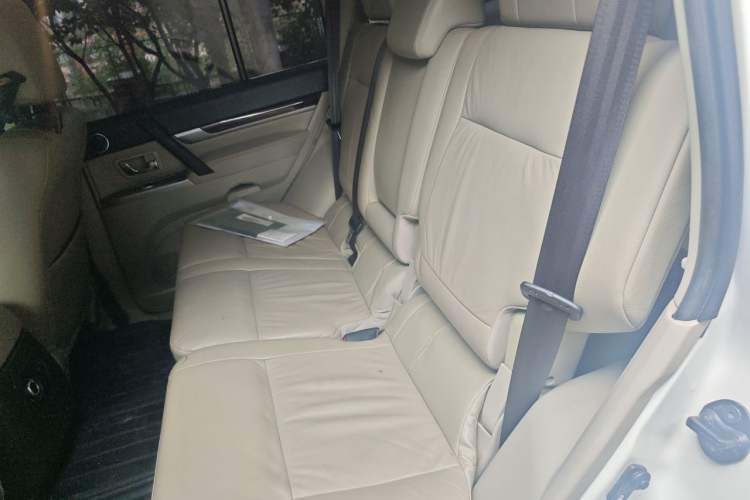 Used Mitsubishi Pajero  Left Rear Seat