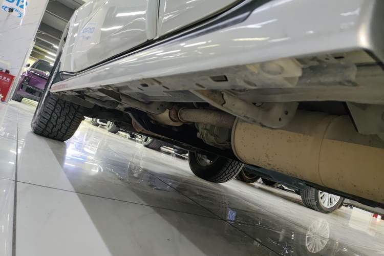 Used Mitsubishi Pajero 2017 V97 3.8L 5-Door GLS Model with Sunroof – U.S. Specification Left Side Sill