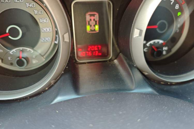 Used Mitsubishi Pajero  Odometer Close Up
