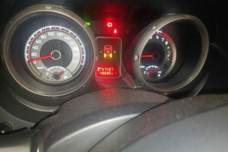 Used Mitsubishi Pajero  Odometer Close Up