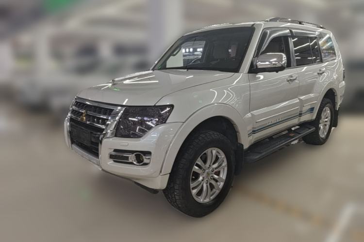 Używany Mitsubishi Pajero Pajero (Imported) 3.8L, 5-door, 7-seater, Automatic Transmission, Sunroof Version Guazi used car, China used car export, Used car for sale, Used cars, Cheapest cars for sale