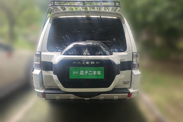 Used Mitsubishi Pajero  Rear
