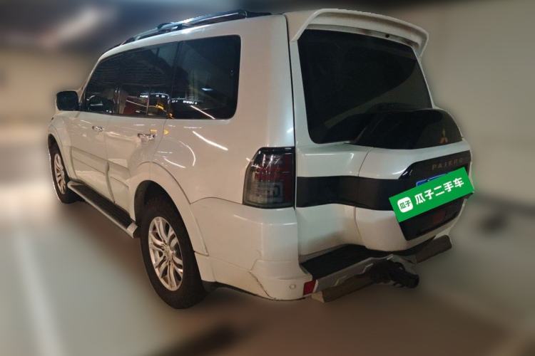 Used Mitsubishi Pajero 2017 V97 3.8L 5-Door GLS Model with Sunroof – Middle East Rear Left 45 Deg