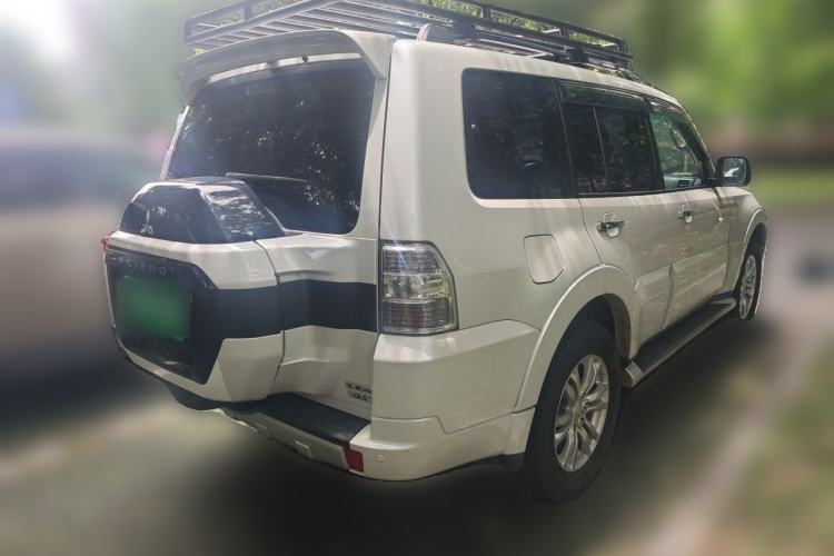Used Mitsubishi Pajero  Rear Right 45 Deg