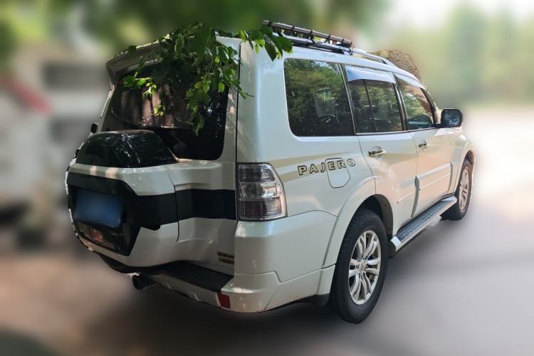 Used Mitsubishi Pajero 2017 V97 3.8L 5-Door GLS Model with Sunroof – Middle East Rear Right 45 Deg
